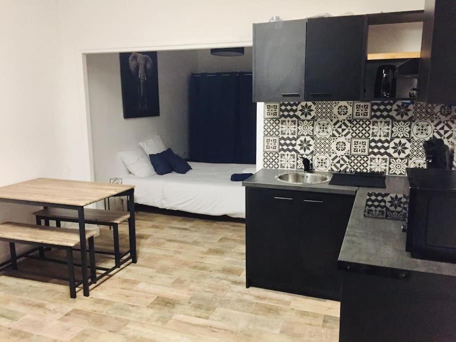 L'Eden - Joli Studio En Centre Ville Nîmes Eksteriør billede